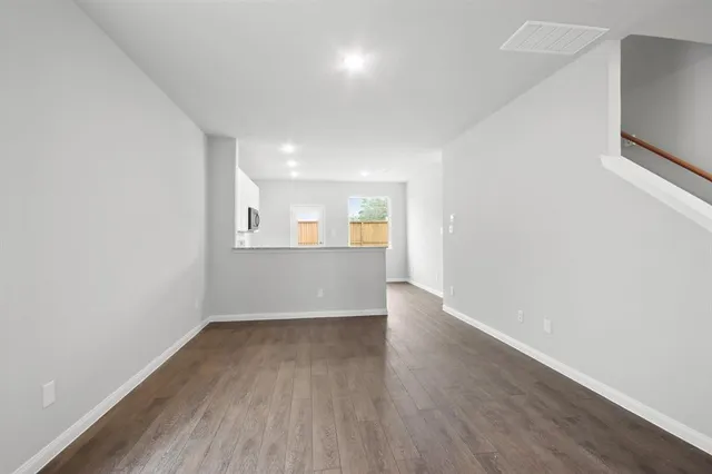 $2,100 | 1421 Mount Bassie Trail, Conroe, TX 77301