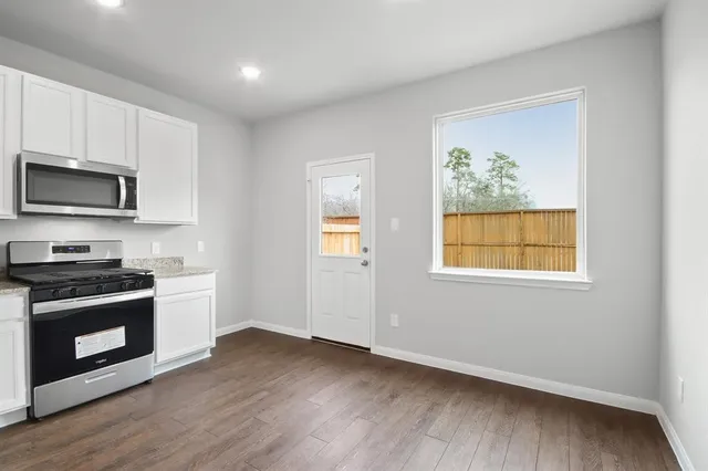 $2,100 | 1421 Mount Bassie Trail, Conroe, TX 77301