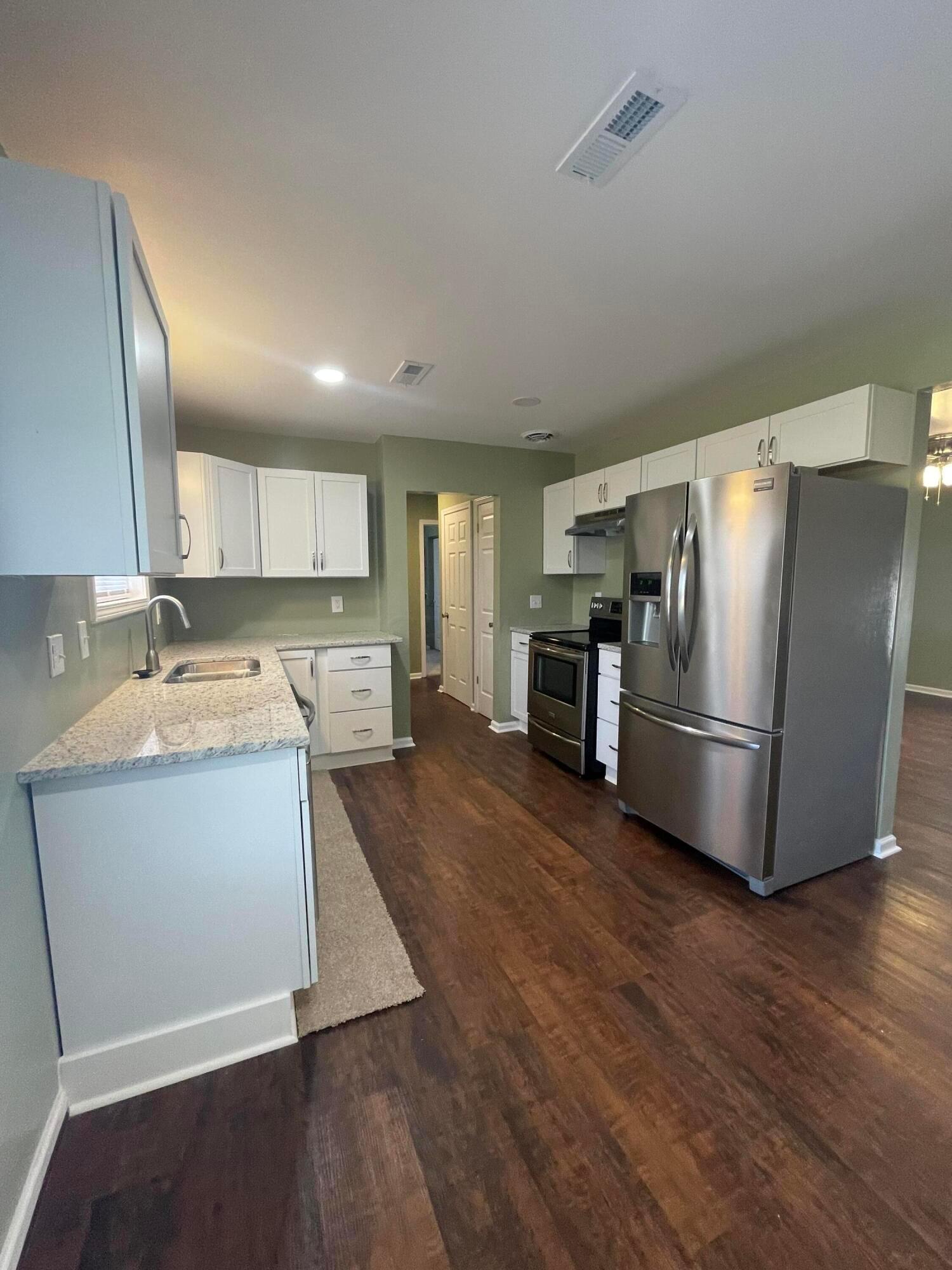 1144 Koebel Road Columbus, OH 43207 - Photo 5 of 17 Kitchen
