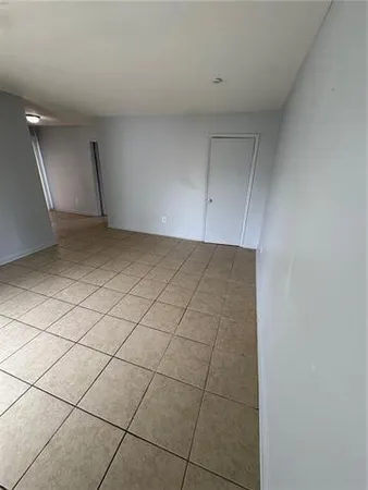 $900 | 2813 Bryant Drive, Unit A, Metairie, LA 70003