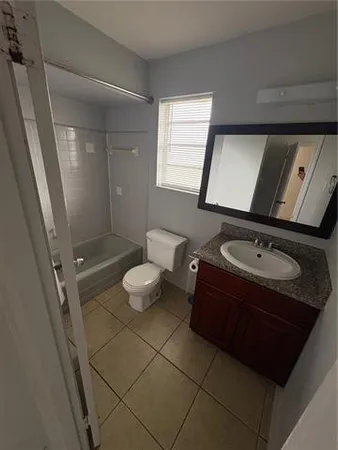 $900 | 2813 Bryant Drive, Unit A, Metairie, LA 70003