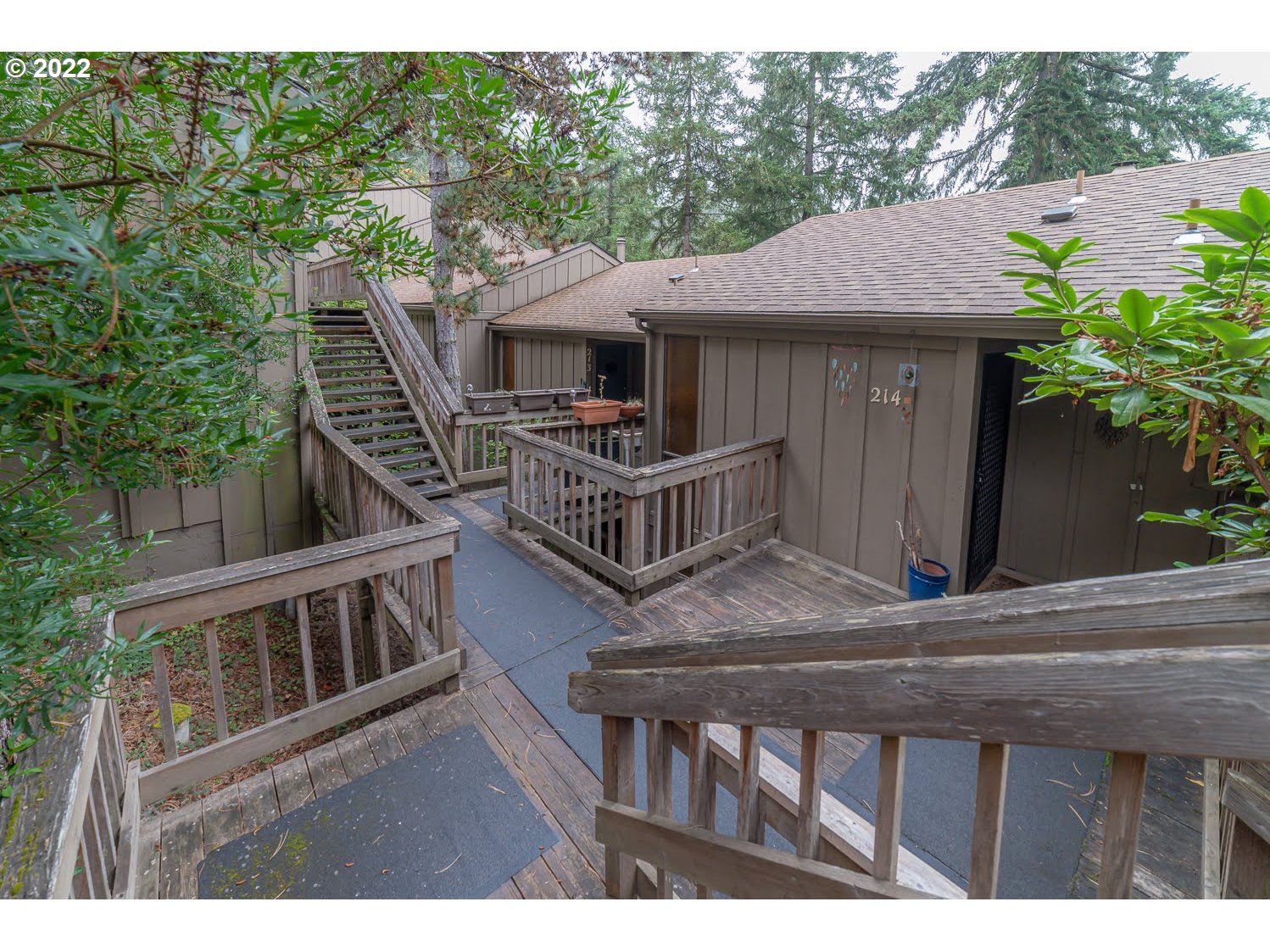 214 Trailside Loop Eugene, OR 97405 - Photo 23 of 32 Gallery Image 23