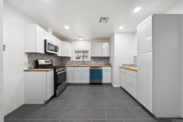 $2,100 | 5001 West Florida Avenue, Unit SPC 129, Hemet, CA 92545