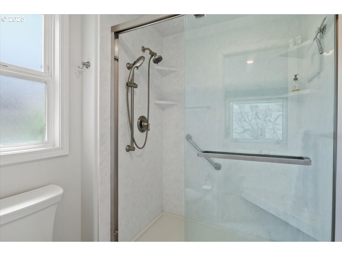 6359 Crampton Drive Keizer, OR 97303 - Photo 14 of 48