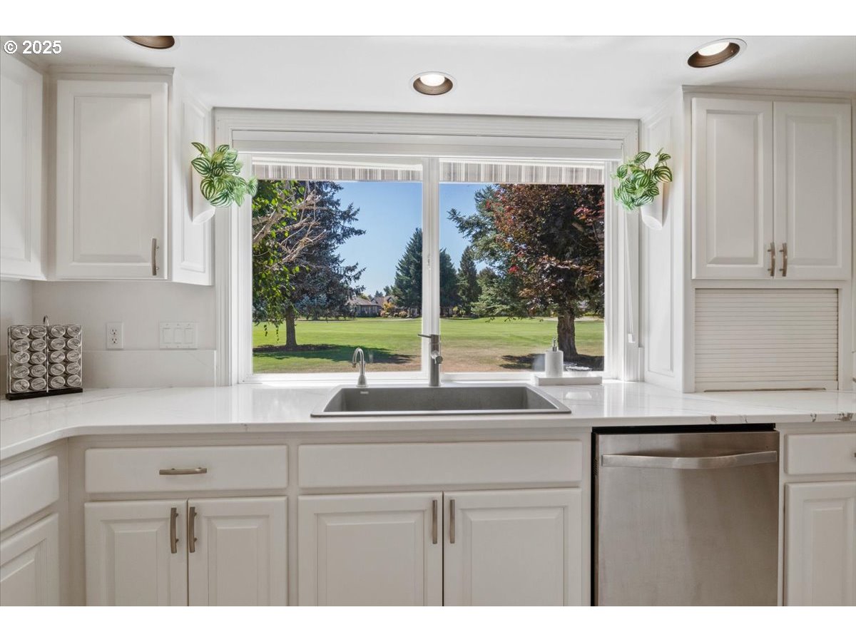 6359 Crampton Drive Keizer, OR 97303 - Photo 35 of 48