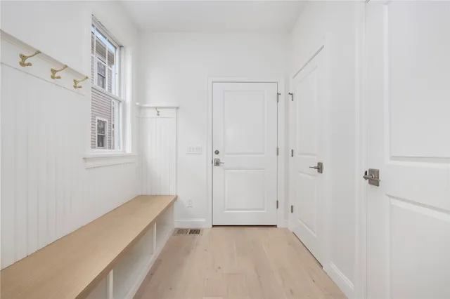 $1,949,000 | 4 Lookout Lane, Portsmouth, RI 02871