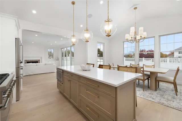 $1,949,000 | 4 Lookout Lane, Portsmouth, RI 02871