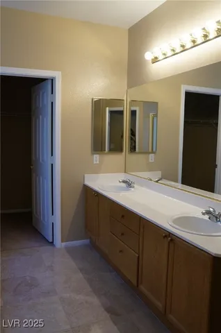 $2,500 | 235 Crooked Tree Drive, Las Vegas, NV 89148