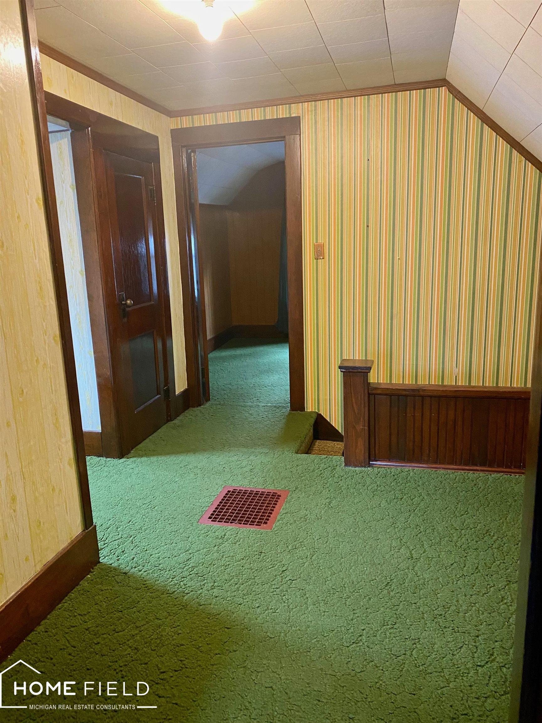 306 Genesee Street Owosso, MI 48867 - Photo 8 of 12