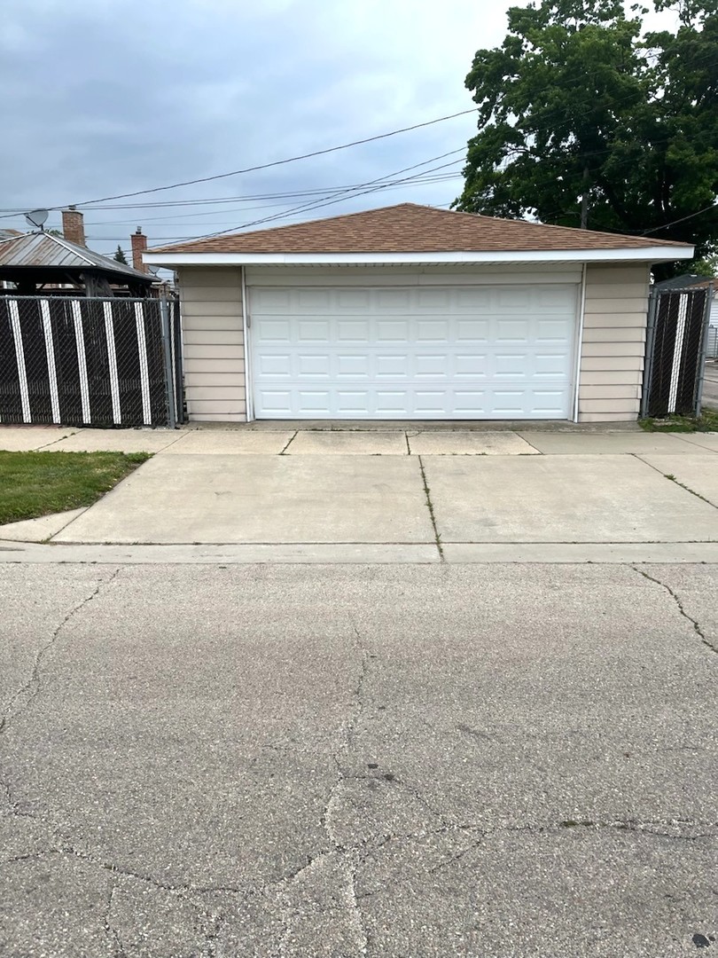 5959 South Rutherford Avenue Chicago, IL 60638 - Photo 4 of 17
