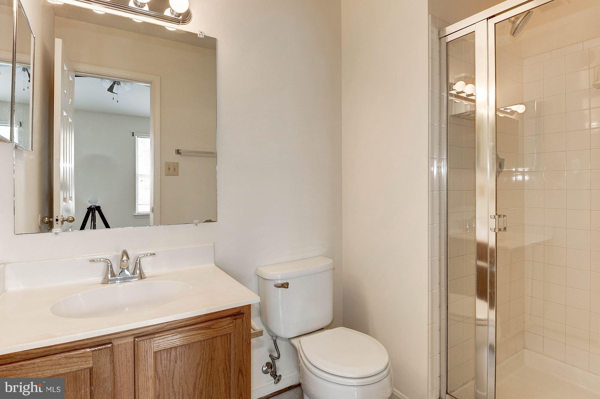 13122 Kidwell Field Road Herndon, VA 20171 - Photo 17 of 28 Full Bath#2