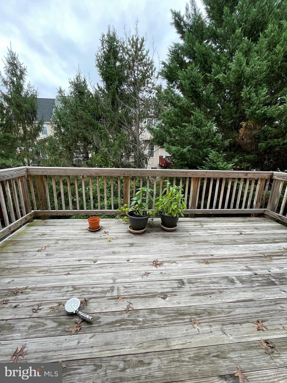 13122 Kidwell Field Road Herndon, VA 20171 - Photo 25 of 28 Huge Deck