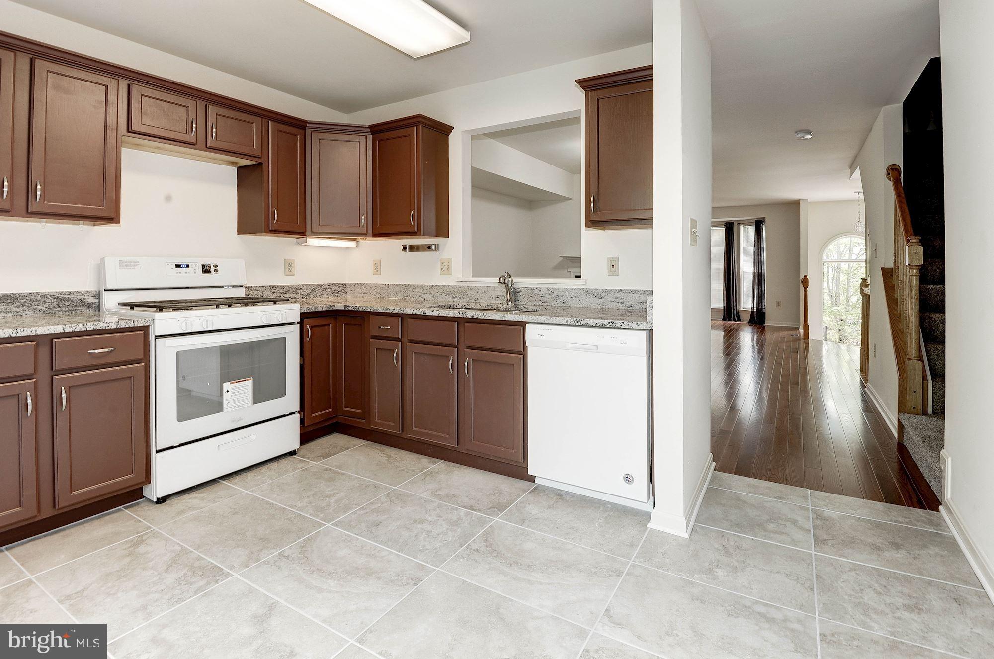 13122 Kidwell Field Road Herndon, VA 20171 - Photo 10 of 28 Kitchen View#2