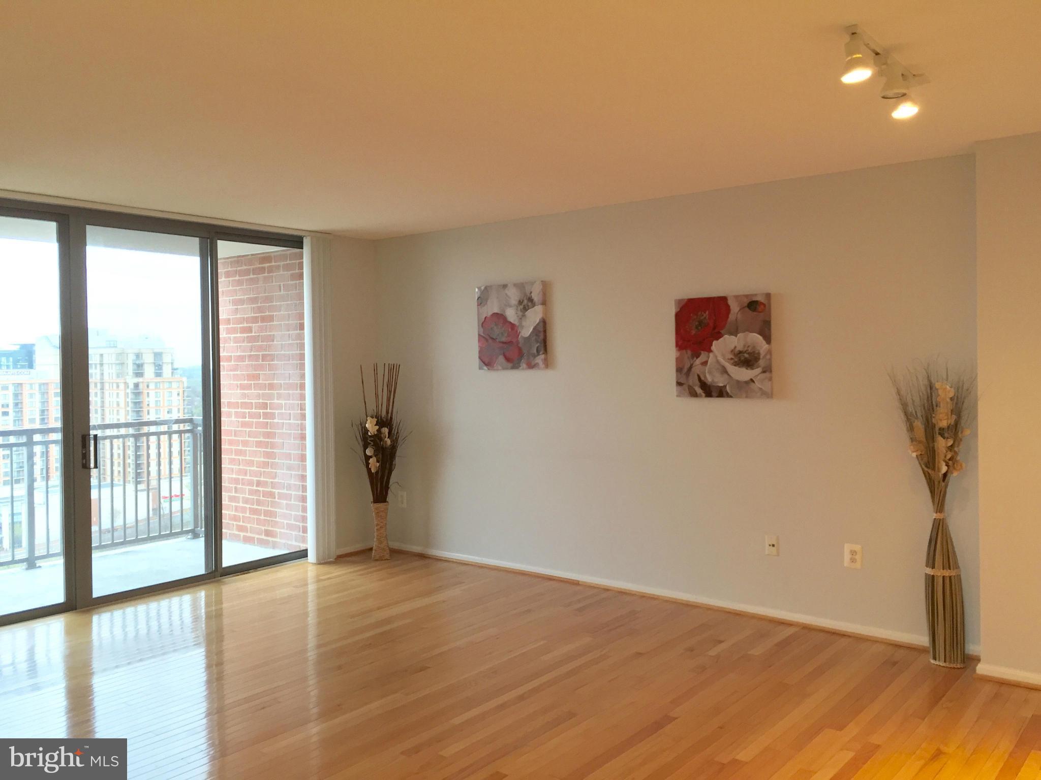 11710 Old Georgetown Road, Unit 1312 North Bethesda, MD 20852 - Photo 5 of 27 Living Room