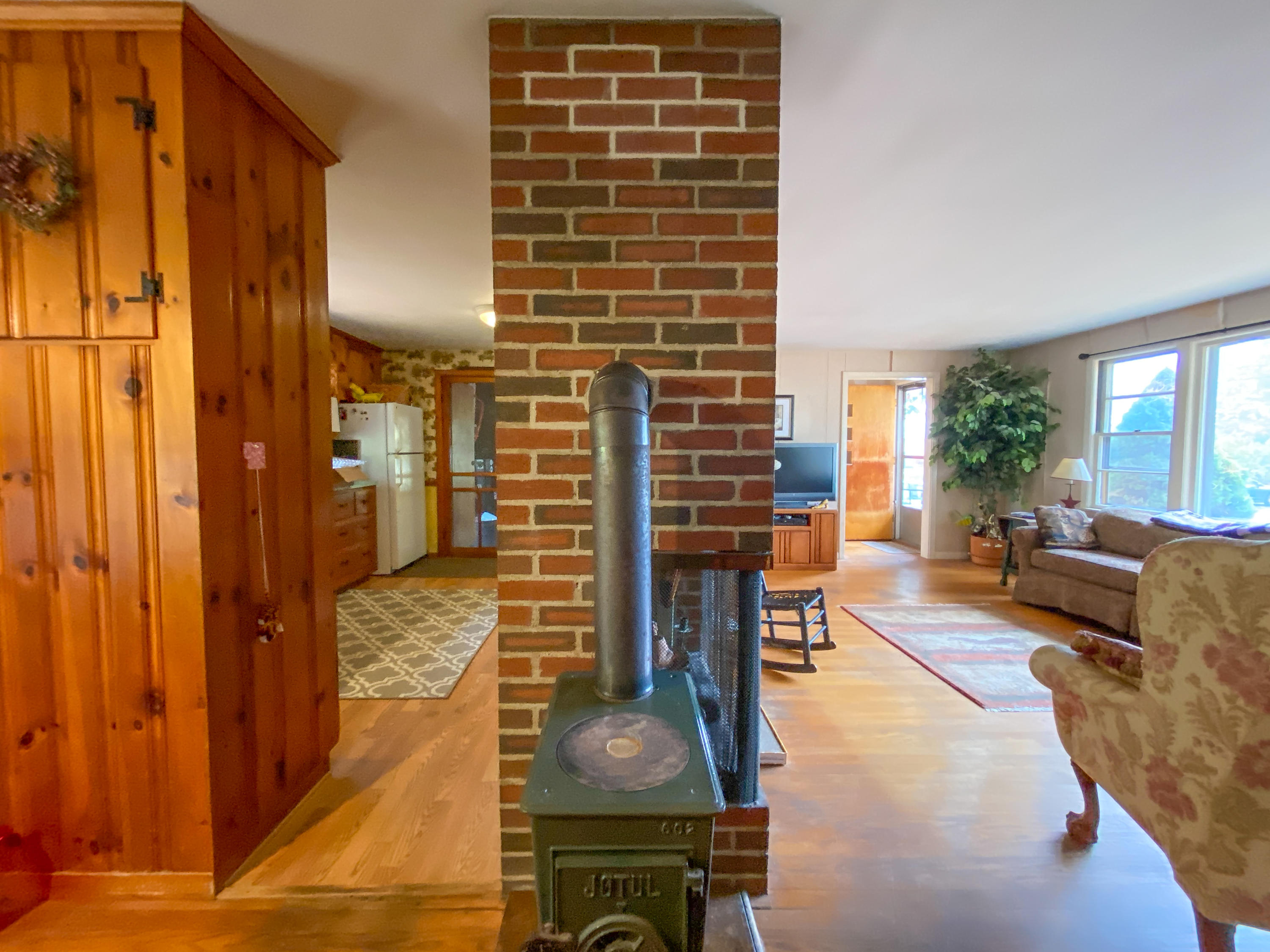 3 Meadowview Road Cumberland Center, ME 04021 - Photo 7 of 16 3 Meadowview Living Room