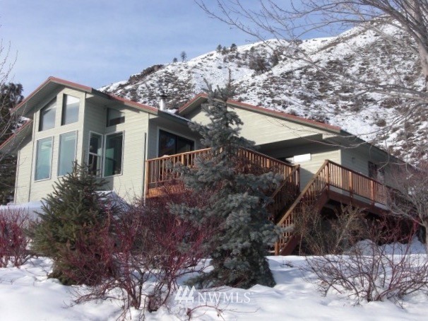 1584 Pitcher Canyon Road Wenatchee, WA 98801 - Photo 1 of 11