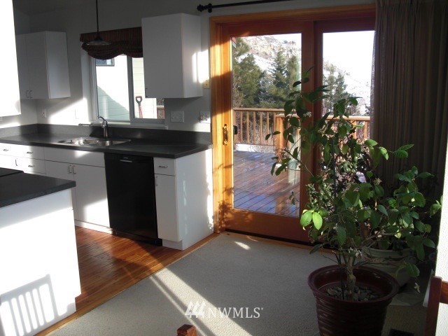 1584 Pitcher Canyon Road Wenatchee, WA 98801 - Photo 10 of 11