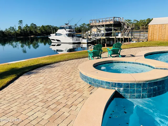 $550,000 | 810 West 8th St Circle, Lynn Haven, FL 32444