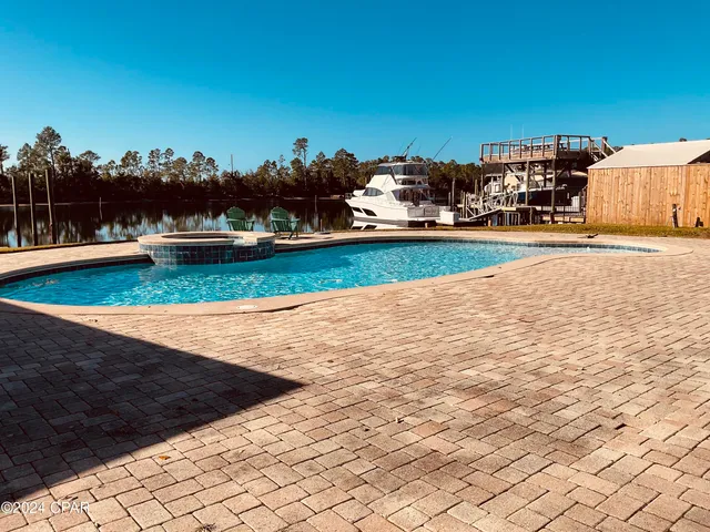 $550,000 | 810 West 8th St Circle, Lynn Haven, FL 32444