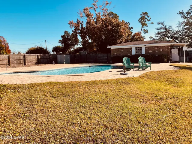 $550,000 | 810 West 8th St Circle, Lynn Haven, FL 32444