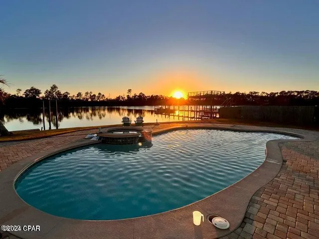 $550,000 | 810 West 8th St Circle, Lynn Haven, FL 32444