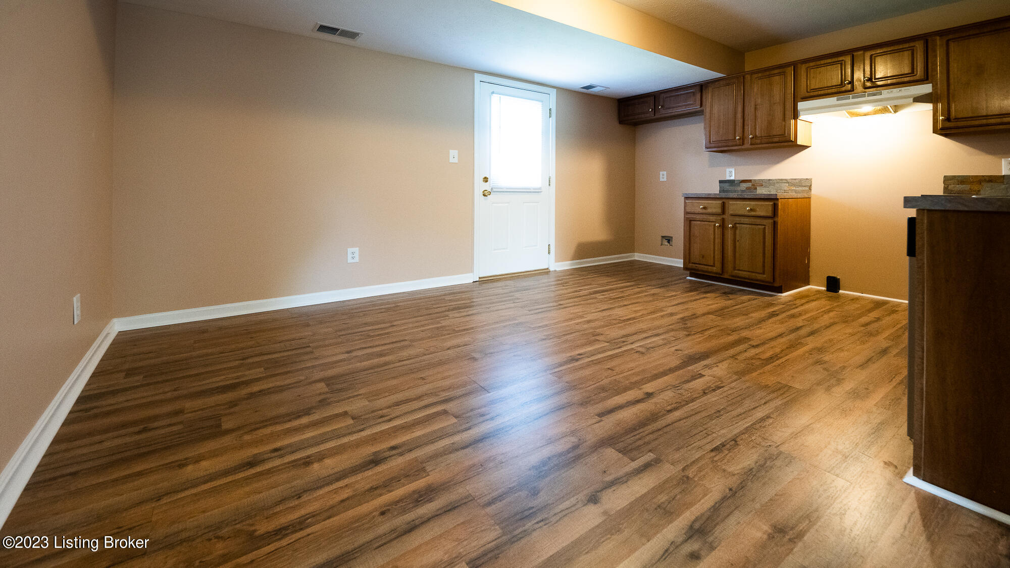 4804 Red Fern Road Louisville, KY 40218 - Photo 5 of 17 4804 Red Fern Road -4