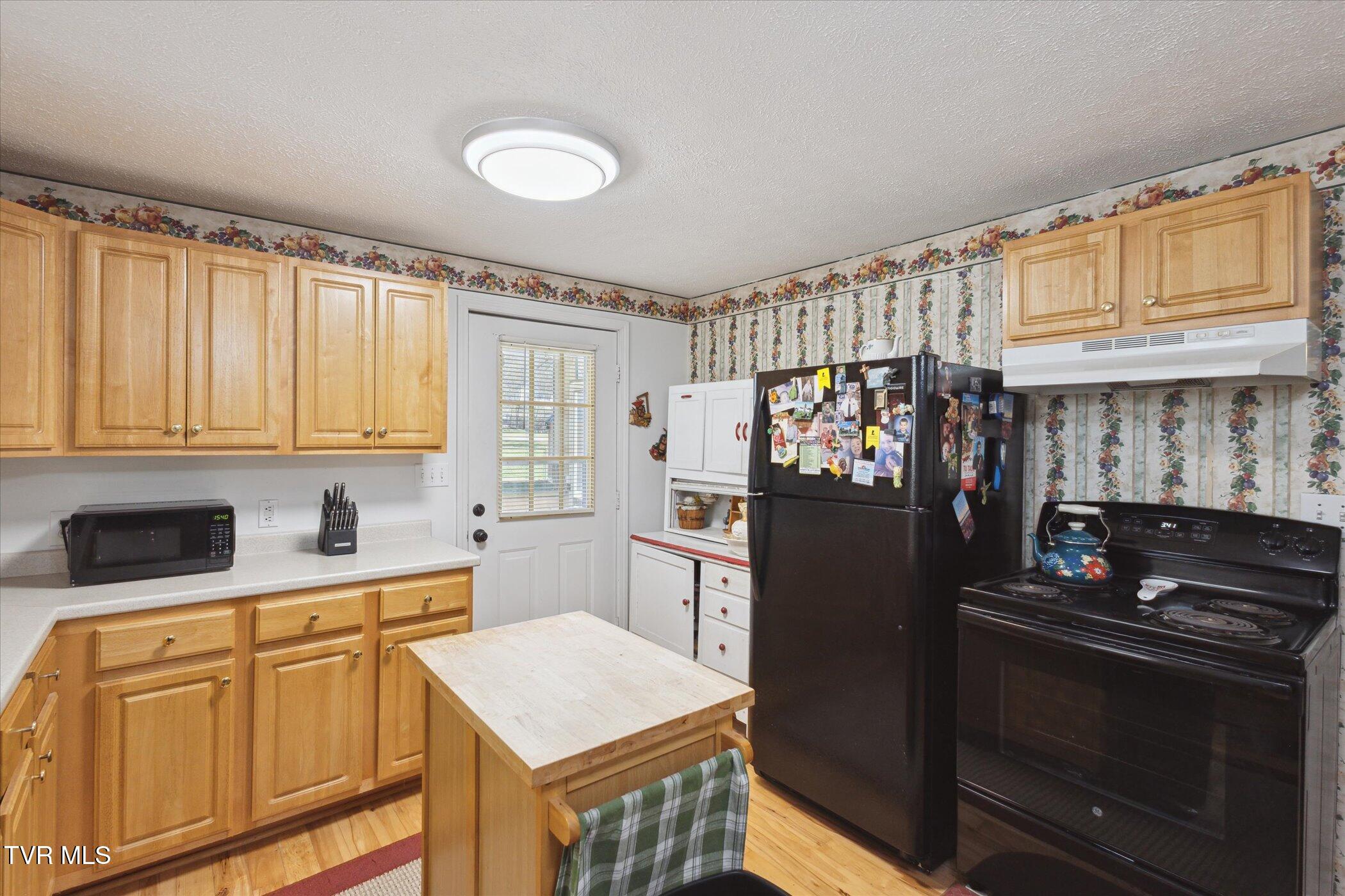387 Peters Hollow Road Elizabethton, TN 37643 - Photo 11 of 50 10-387-Peters-Hollow-Rd-Elizabethton-TN-