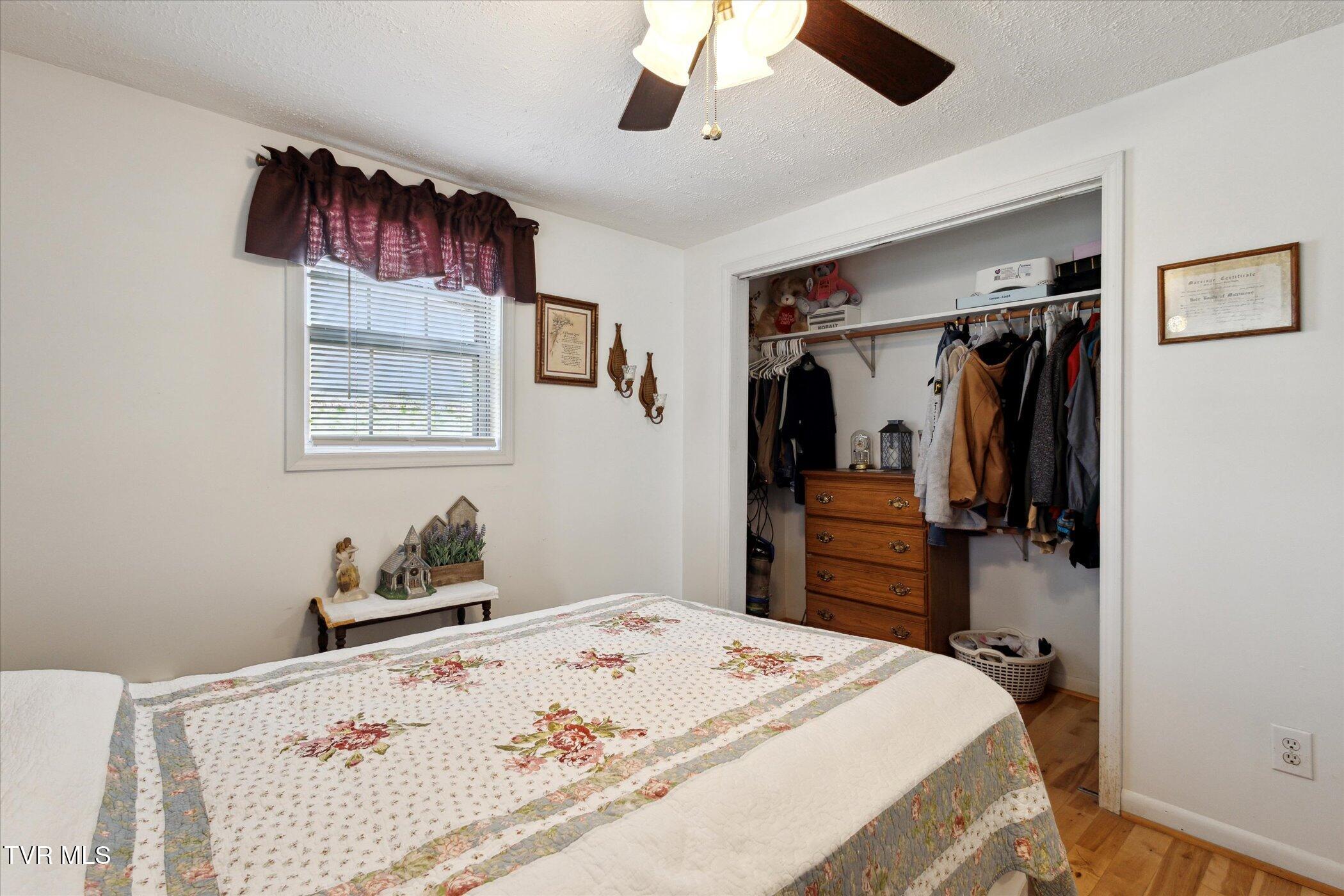 387 Peters Hollow Road Elizabethton, TN 37643 - Photo 16 of 50 15-387-Peters-Hollow-Rd-Elizabethton-TN-