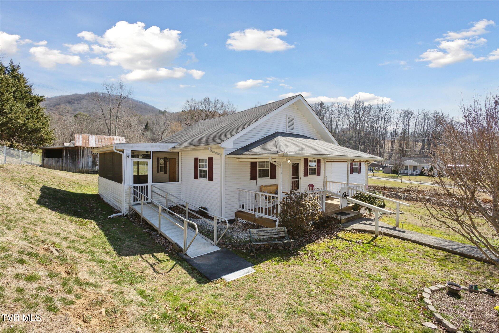 02-387-Peters-Hollow-Rd-Elizabethton-TN-