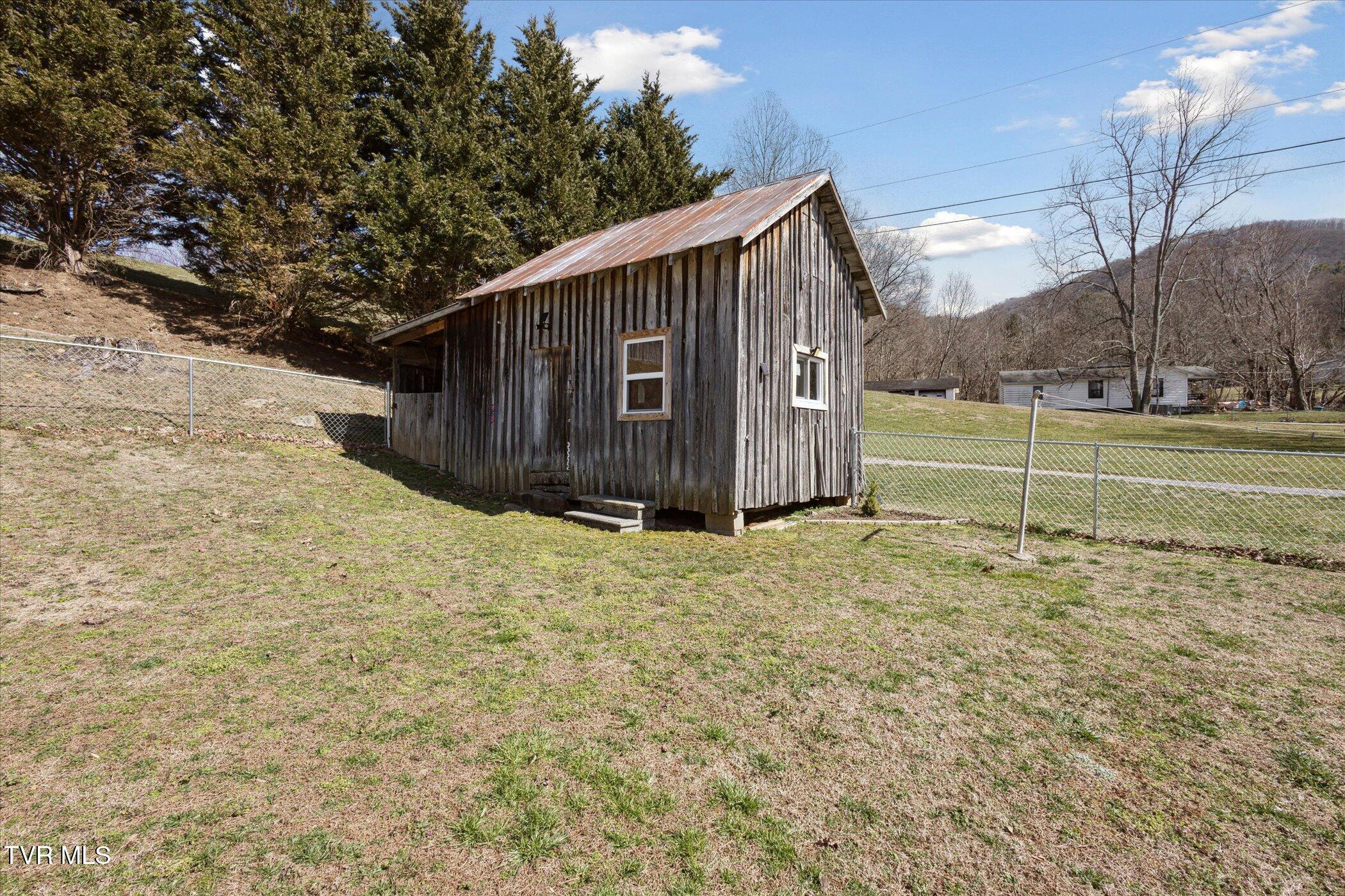 387 Peters Hollow Road Elizabethton, TN 37643 - Photo 33 of 50 32-387-Peters-Hollow-Rd-Elizabethton-TN-