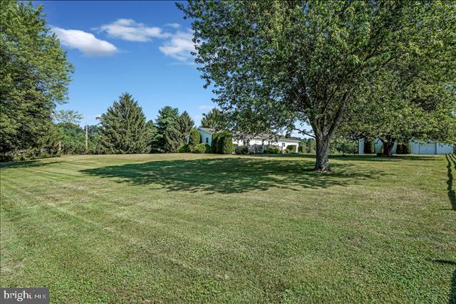 4095 Colonial Road Dover, PA 17315 - Photo 2 of 43 Gallery Image 2