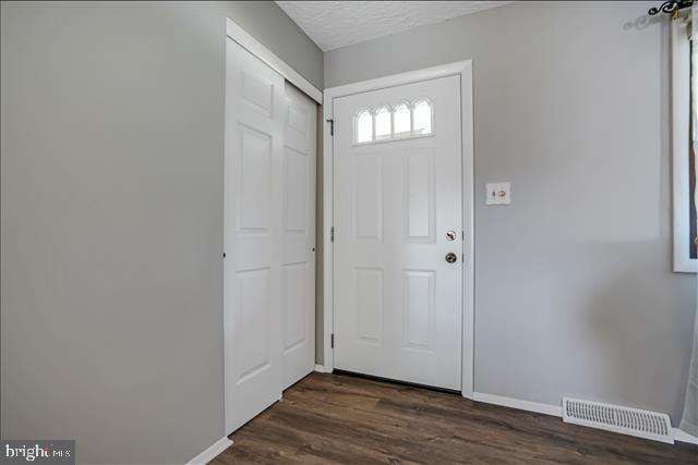 4095 Colonial Road Dover, PA 17315 - Photo 6 of 43 Gallery Image 6