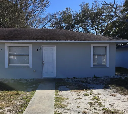 $1,300 | 1407 E Avenue East, Unit B, Fort Pierce, FL 34950