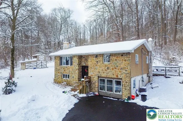 $329,000 | 370 Gaffney Hill Road, Easton, PA 18042