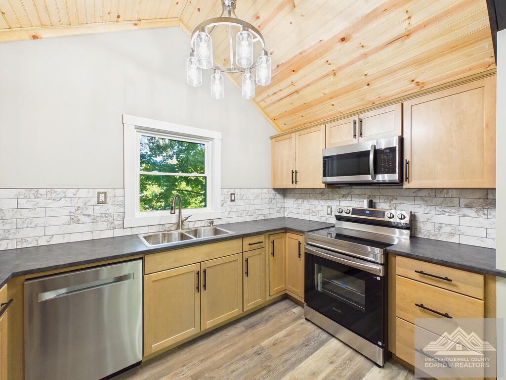 2121 Fulton Street Bluefield, WV 24701 - Photo 26 of 56 Gallery Image 26