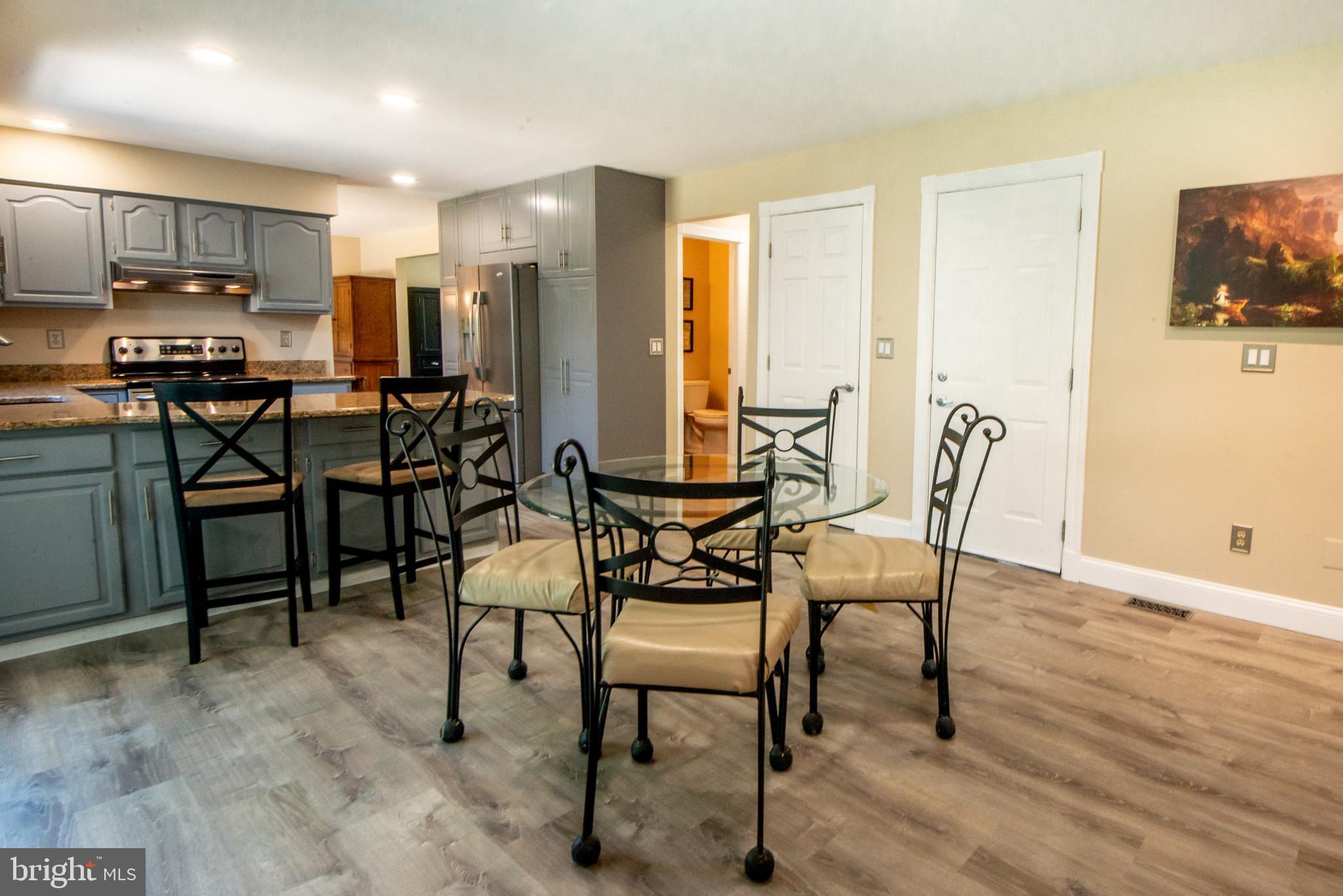 Eat in Kitchen Open concept great for entertaining