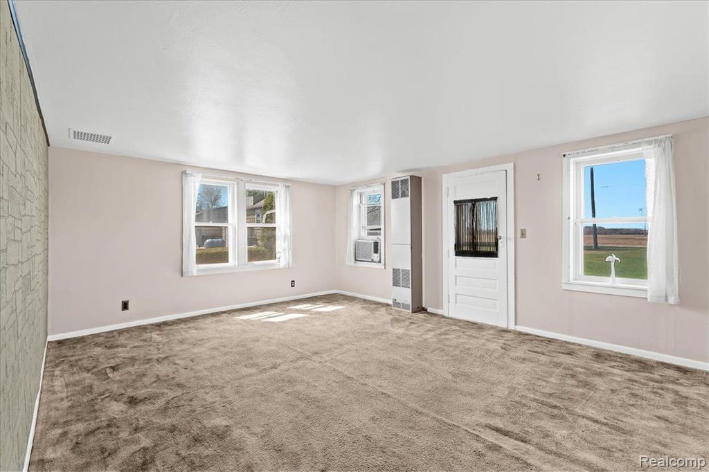 1572 Doty Road Monroe, MI 48162 - Photo 6 of 33