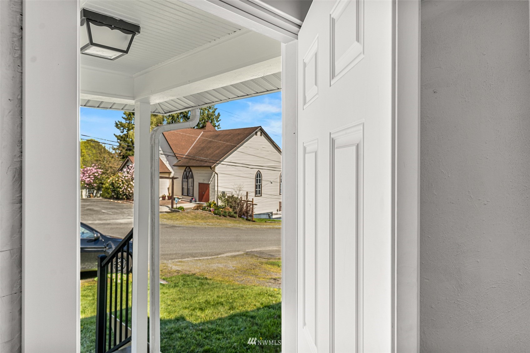 2228 Main Street Everett, WA 98203 - Photo 5 of 29 a view interior of the house and livingroom