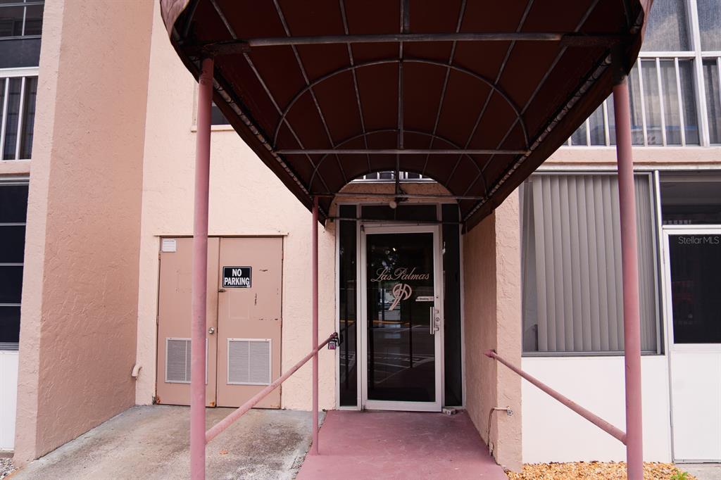 519 Albee Farm Road, Unit 110 Venice, FL 34285 - Photo 3 of 33 a view of entryway