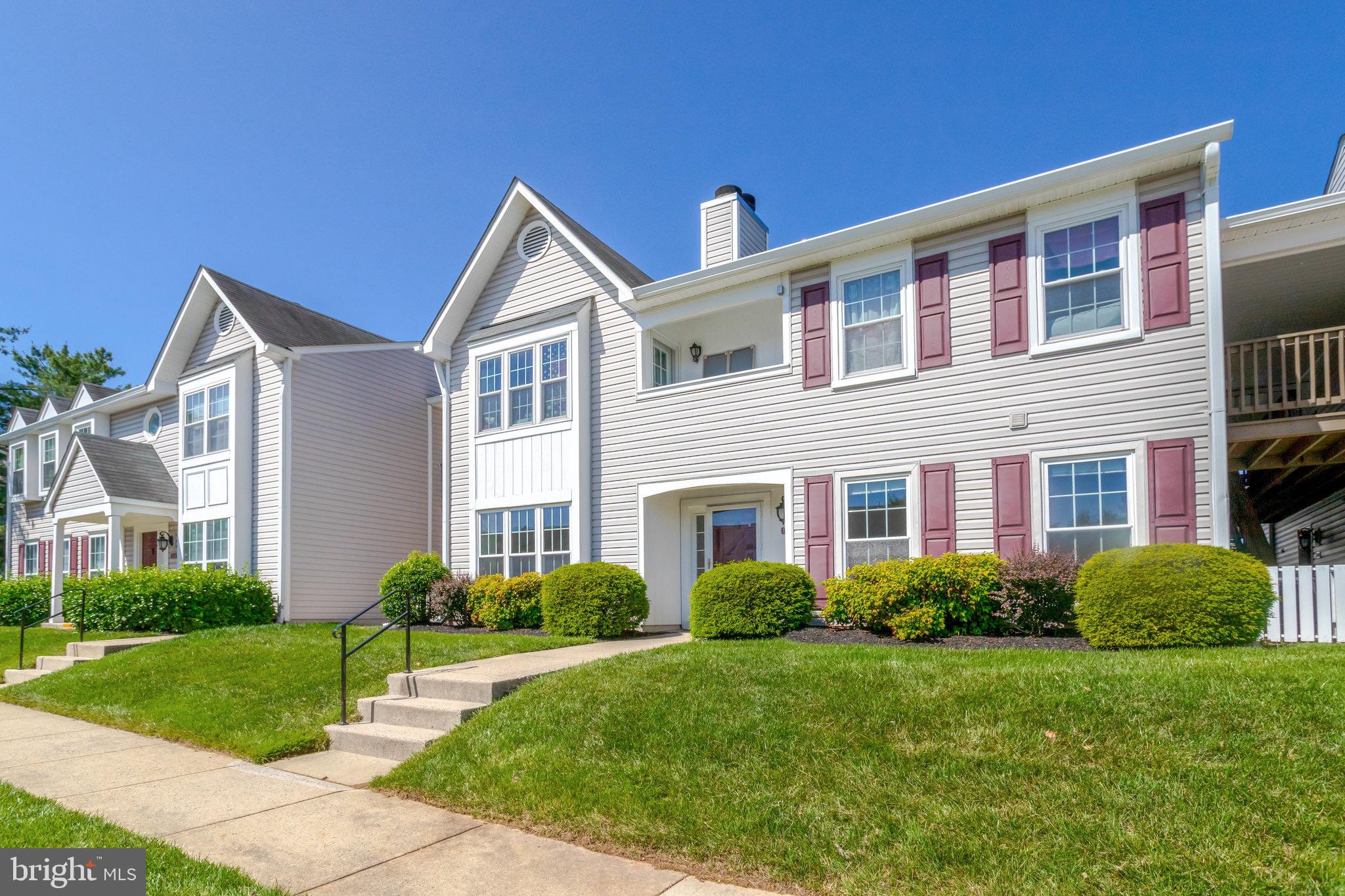 7825 Harrowgate Circle, Unit B Springfield, VA 22152 - Photo 3 of 18 Ramblewood in Daventry with Parking