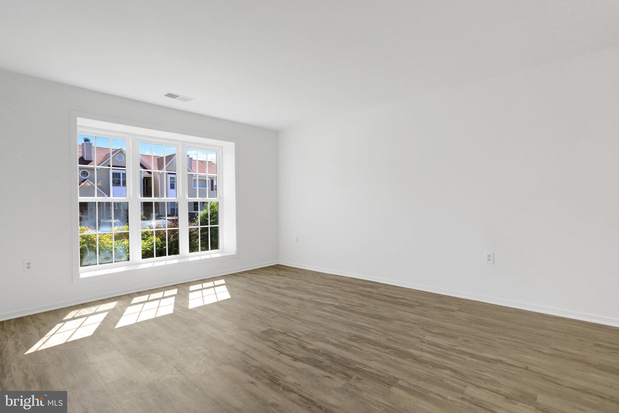 7825 Harrowgate Circle, Unit B Springfield, VA 22152 - Photo 6 of 18