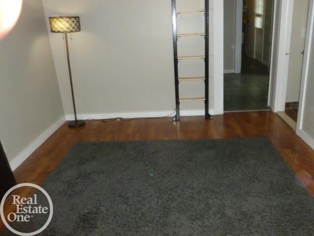 2169 Ridgemont Road Grosse Pointe, MI 48236 - Photo 4 of 11 31348780-3.JPG