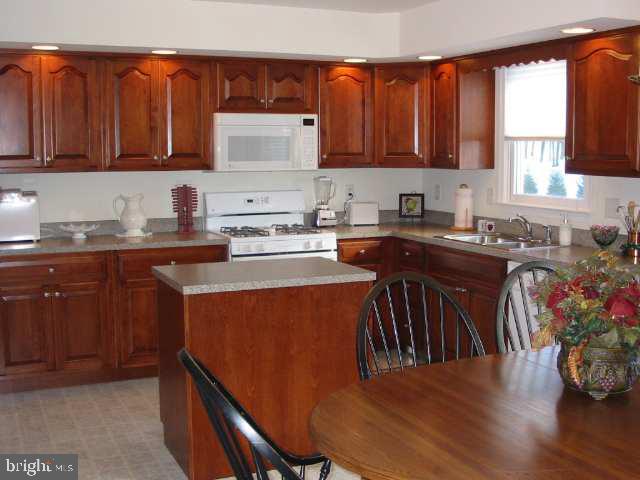 1621 Churchill Road Harrisburg, PA 17111 - Photo 2 of 9 Gallery Image 2