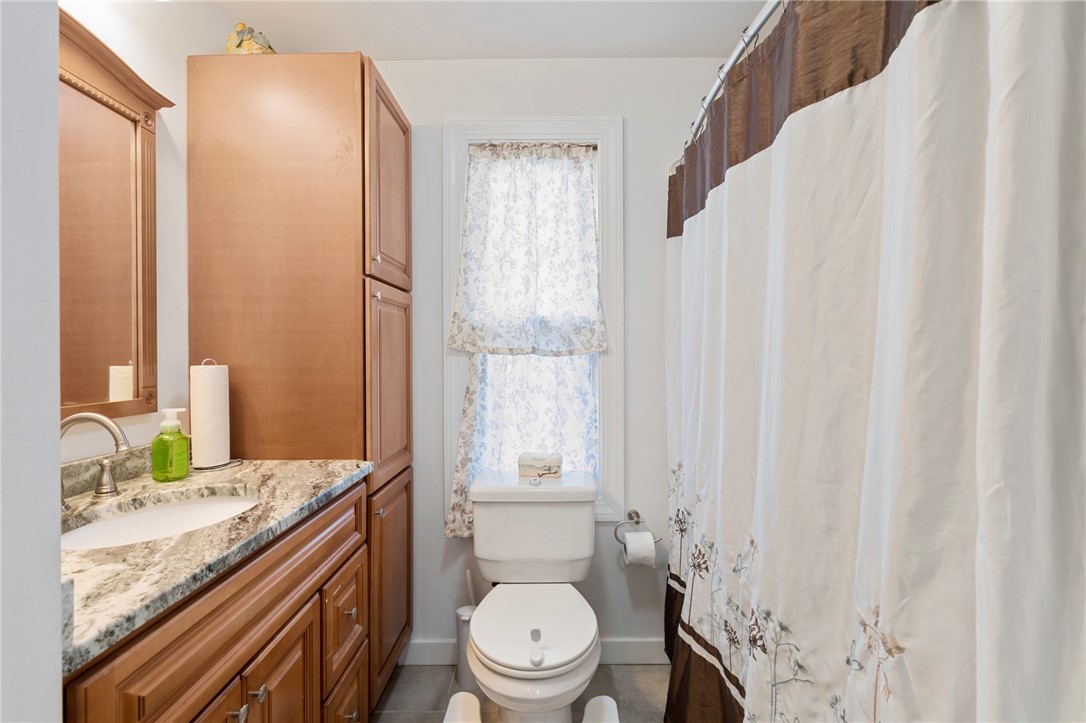 147 Nausauket Road Warwick, RI 02886 - Photo 12 of 27 Gallery Image 12