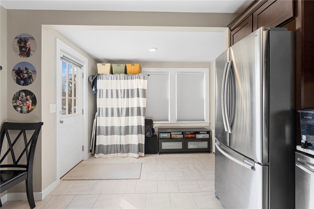 147 Nausauket Road Warwick, RI 02886 - Photo 9 of 27 Gallery Image 9