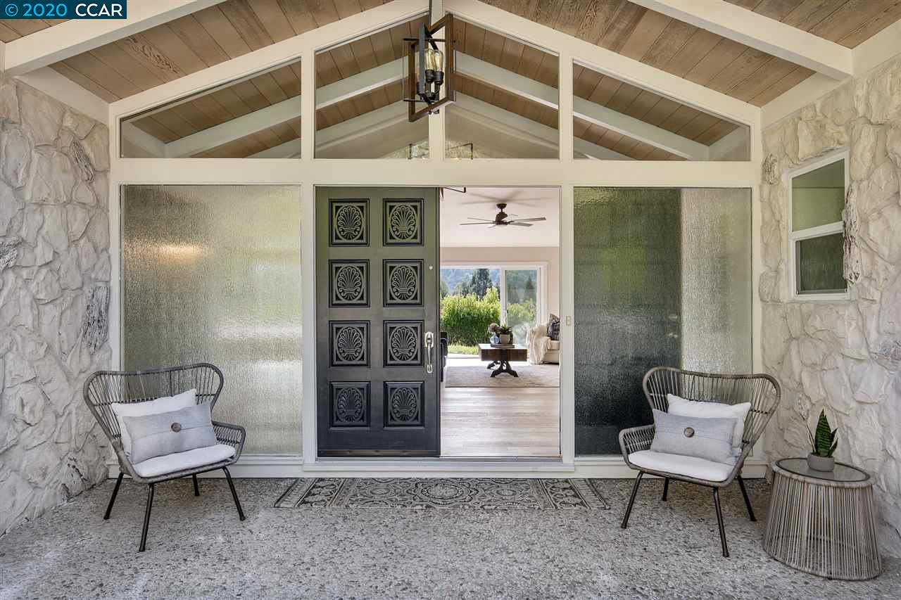 a view of a entryway with outdoor seating