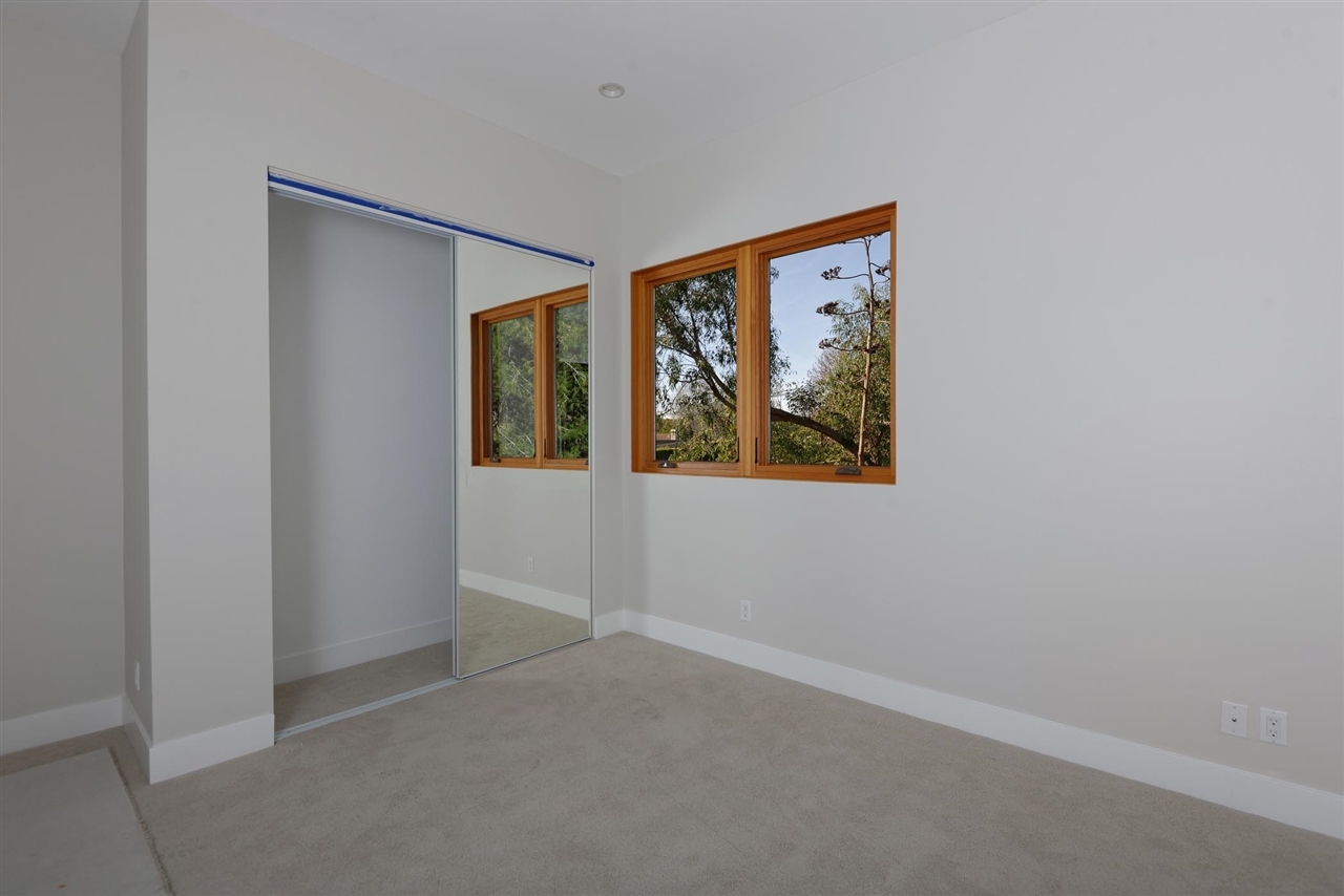 2102 Merida Court La Jolla, CA 92037 - Photo 6 of 12