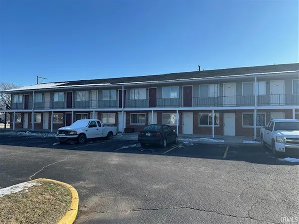 $2,900,000 | 1321 North 3rd Street, Vincennes, IN 47591