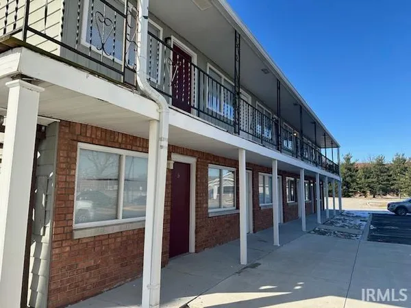 $2,900,000 | 1321 North 3rd Street, Vincennes, IN 47591