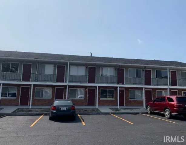 $2,900,000 | 1321 North 3rd Street, Vincennes, IN 47591